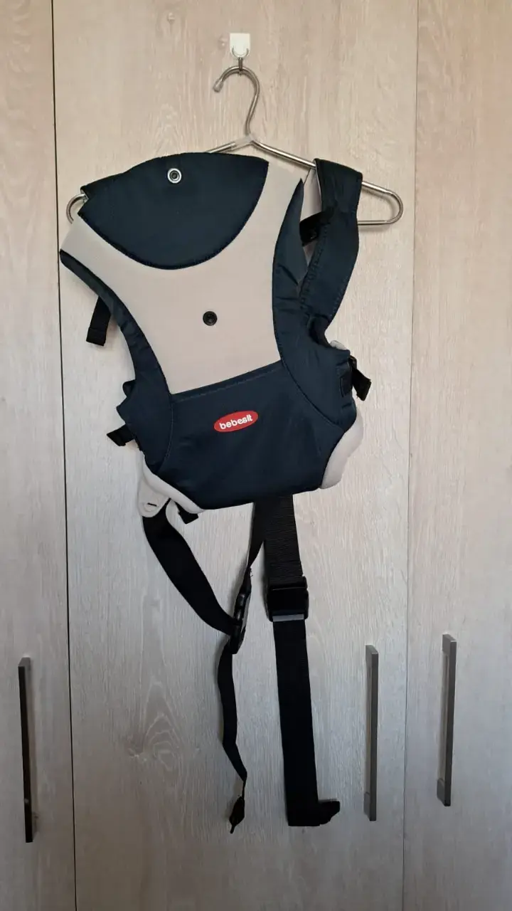 Portabebé Bebesit gris y negro
