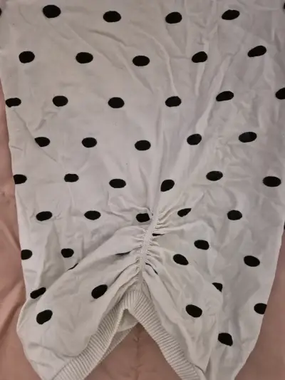 Polera blanca de lunares - miniatura 1