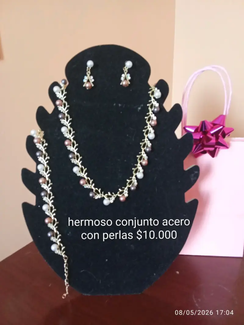 Conjunto de joyería con perlas