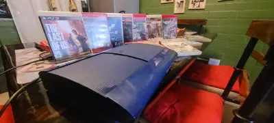 Consola PS3 con juegos variados - miniatura 1
