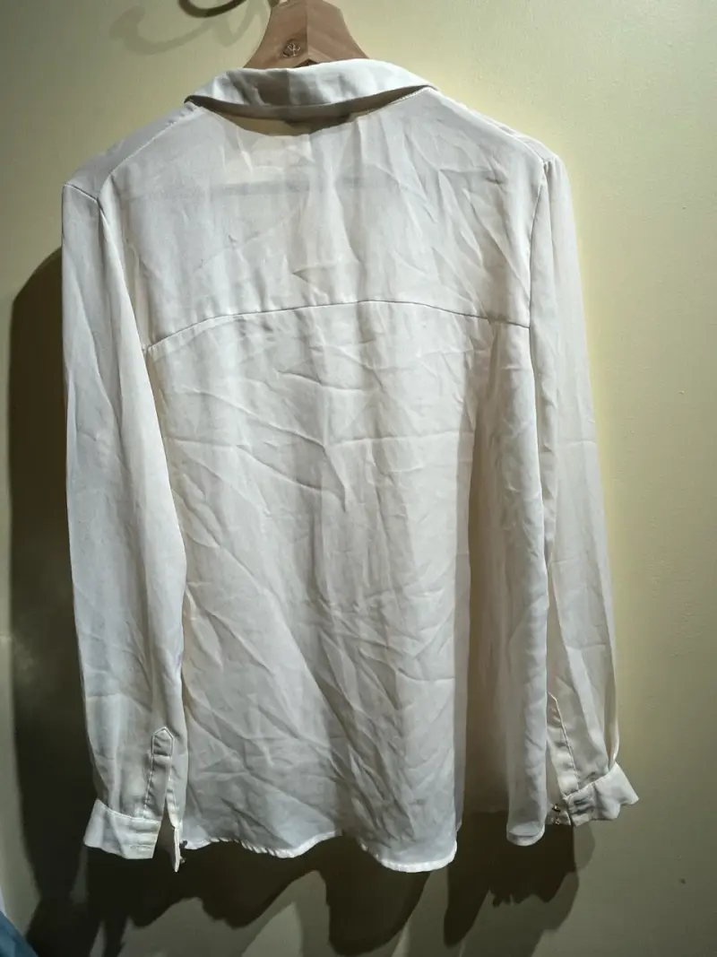 Blusa blanca mujer marca Alanis, talla M-L - 2