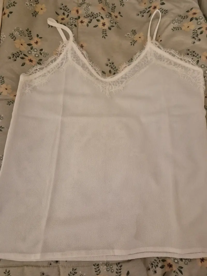 Blusa blanca con encaje - 2