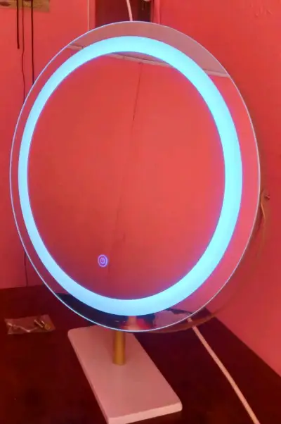 Espejo redondo con luz LED - miniatura 3