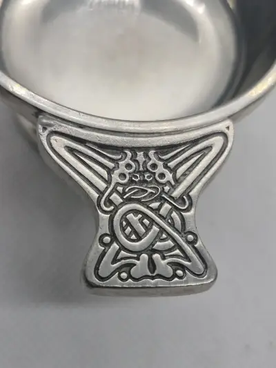 Copa ceremonial de metal grabado - miniatura 5