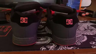 DC gaveler gris con rojo - miniatura 5