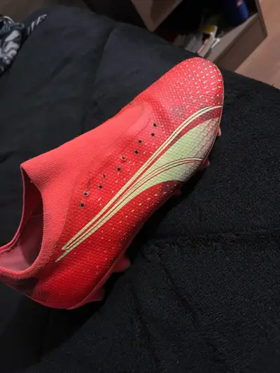 Zapato de fútbol - miniatura 1