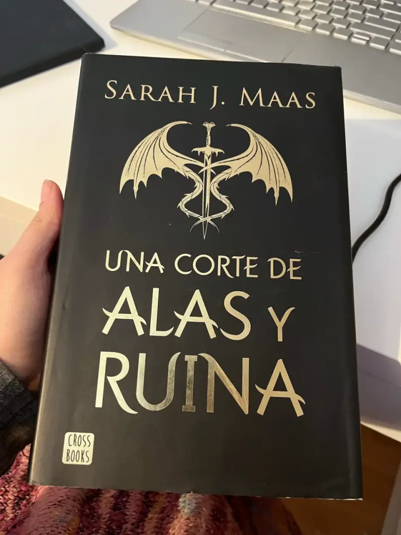 Libro Una Corte de Alas y Ruina - 1