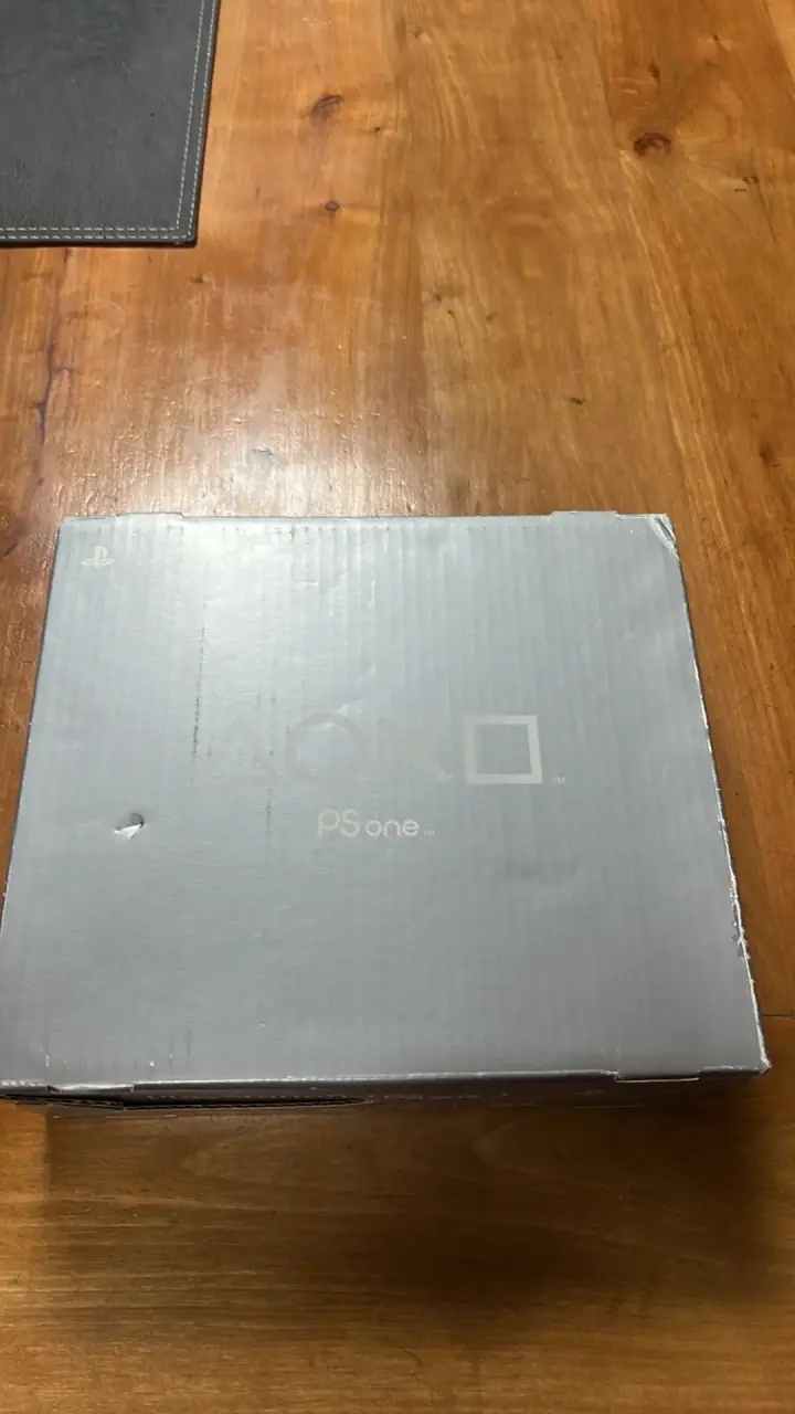 Consola PS One en caja