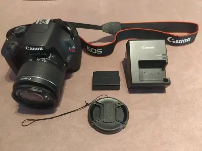 Cámara Canon EOS T5i con accesorios - miniatura 1