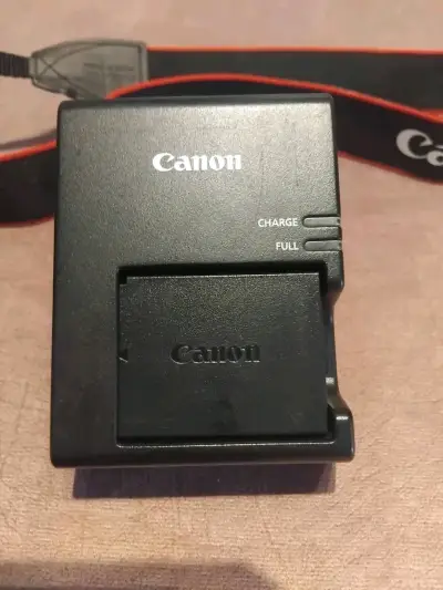 Cámara Canon EOS T5i con accesorios - miniatura 3