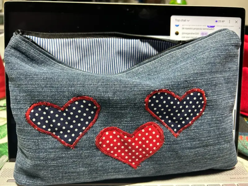 Neceser de mezclilla con corazones - 2