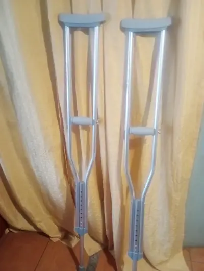 Muletas ajustables de aluminio - miniatura 2