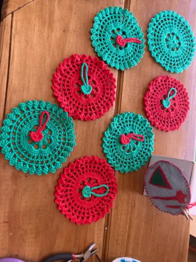 Posavasos tejidos a crochet con marca copas - miniatura 2