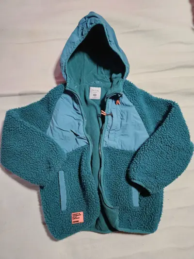 Chaqueta polar con capucha - miniatura 1