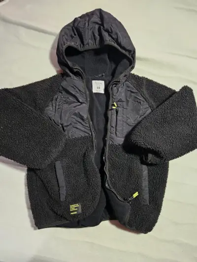 Chaqueta polar con capucha - miniatura 2