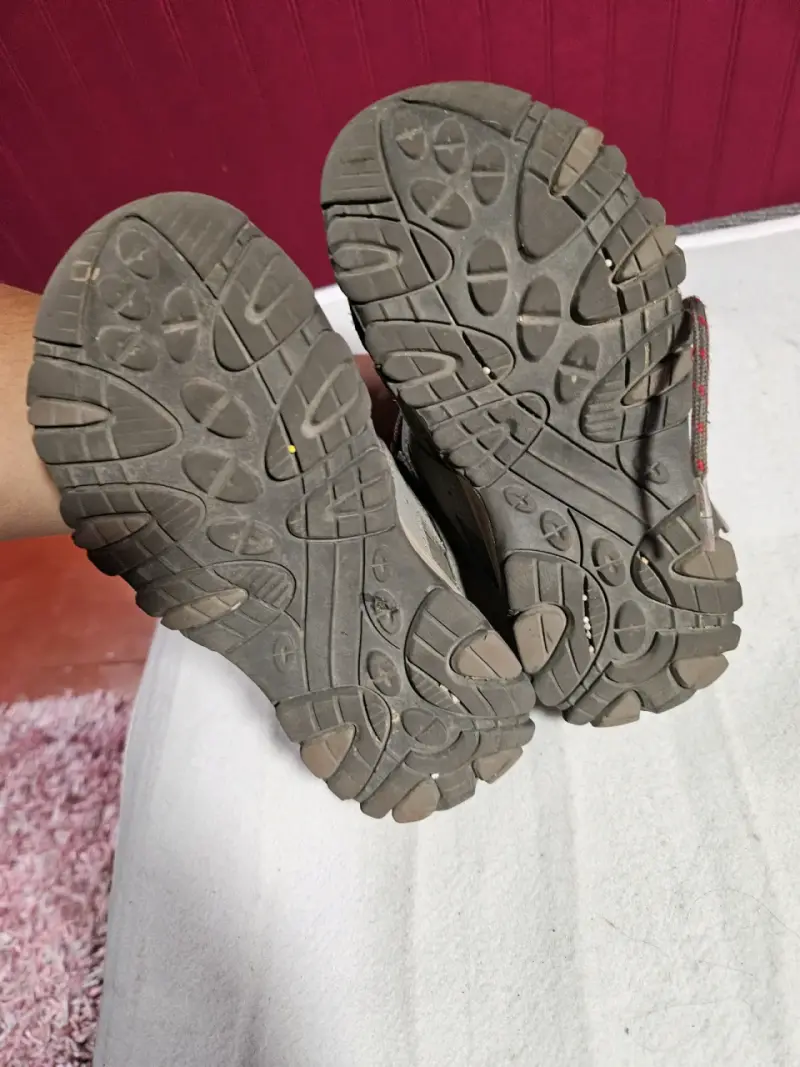Zapatillas de trekking grises y rojas 27 MERREL - 3