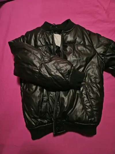 Chaqueta negra acolchada ZARA TALLA 6 - miniatura 2