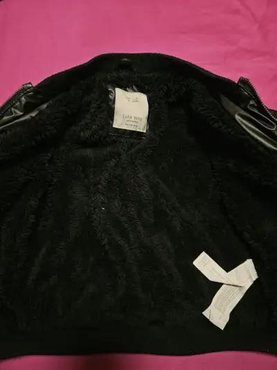 Chaqueta negra acolchada ZARA TALLA 6 - miniatura 5
