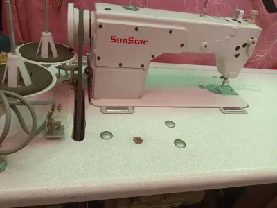 Máquina de coser industrial SunStar - miniatura 2
