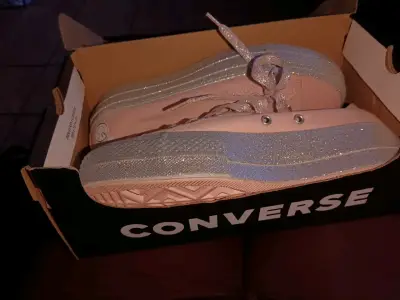 Zapatillas rosadas con brillo - miniatura 2