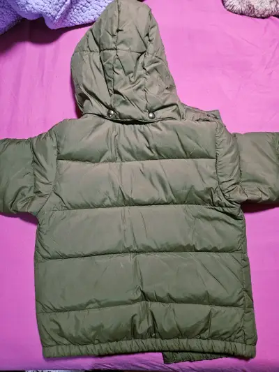 Chaqueta acolchada verde marca polo talla 6 a 8 añ - miniatura 6