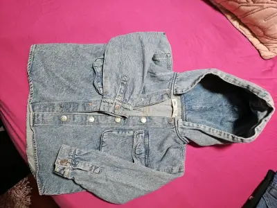 Chaqueta de mezclilla con capucha zara 5 a 6 años - miniatura 1