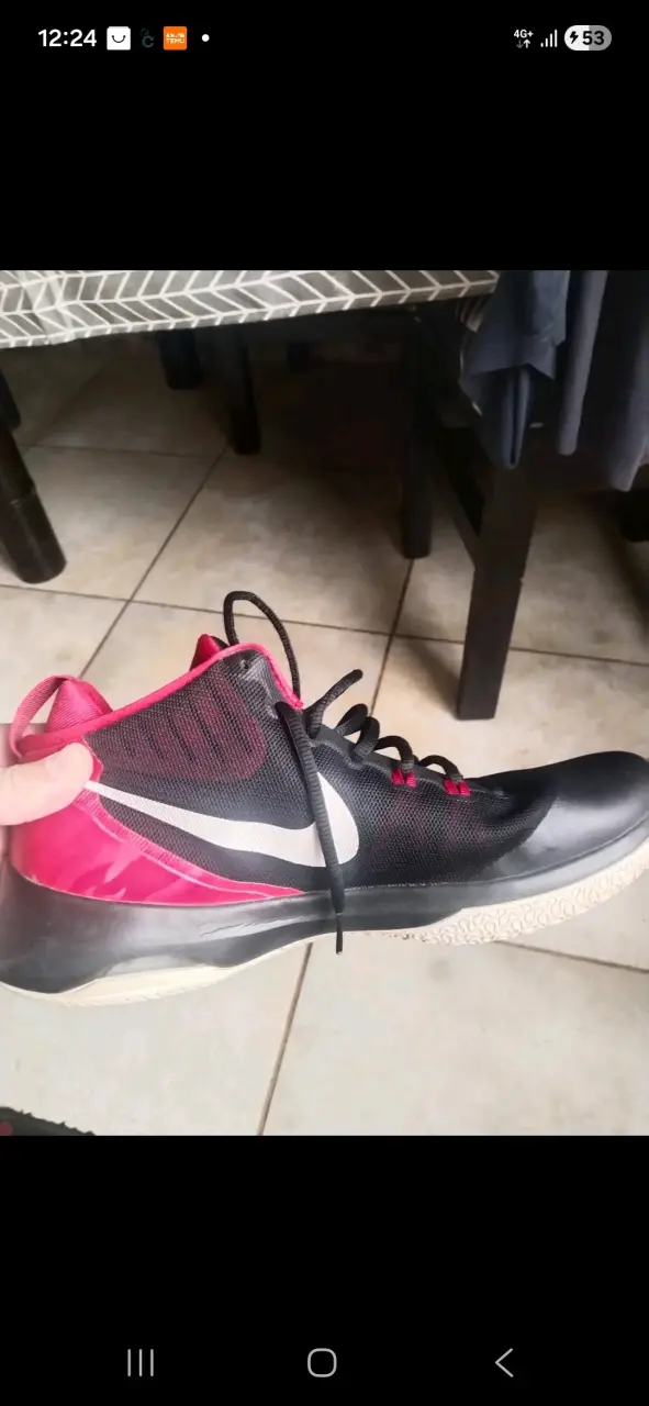 Zapatillas deportivas blancas con logo - 5