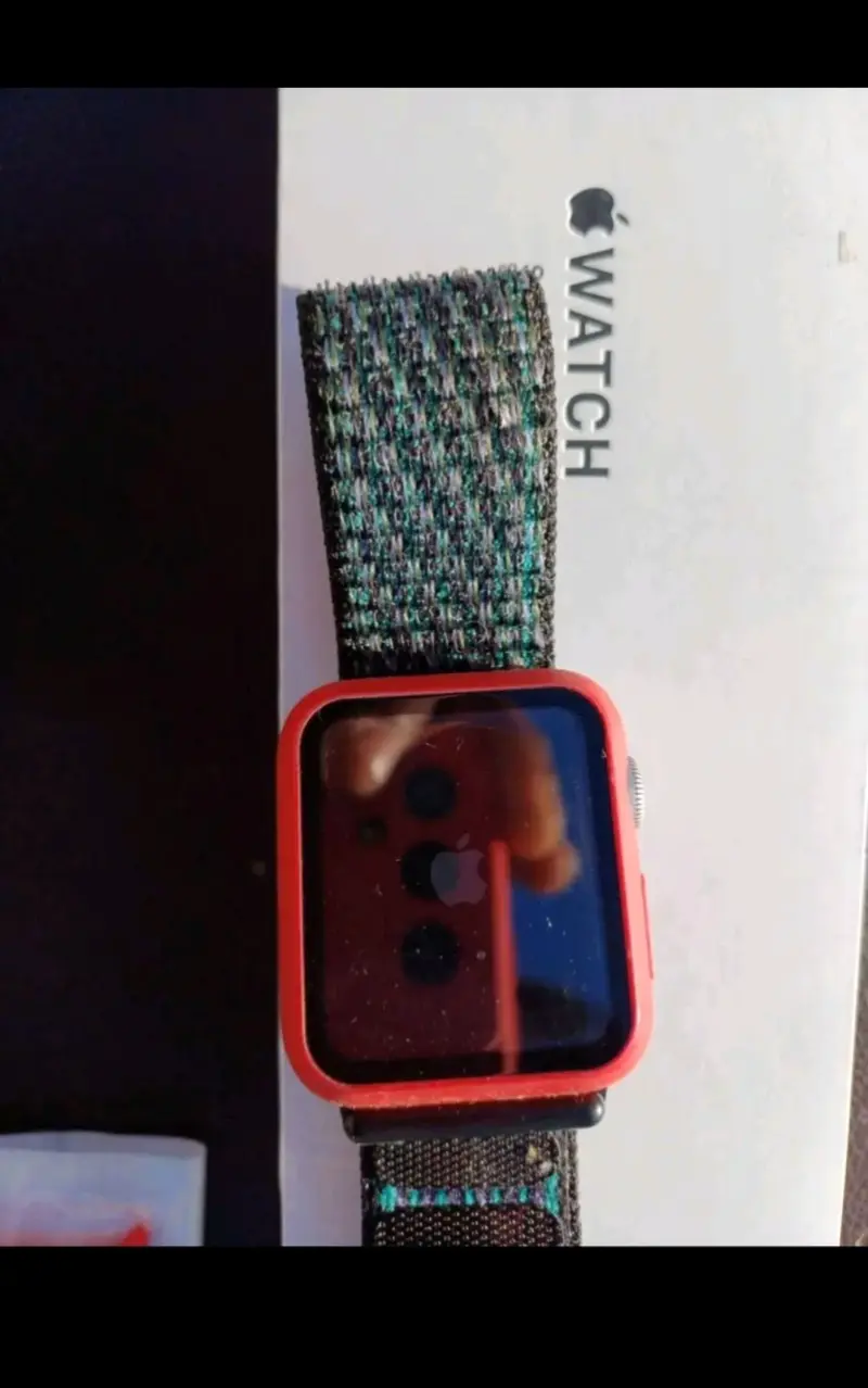 Smartwatch gris con correa - 3