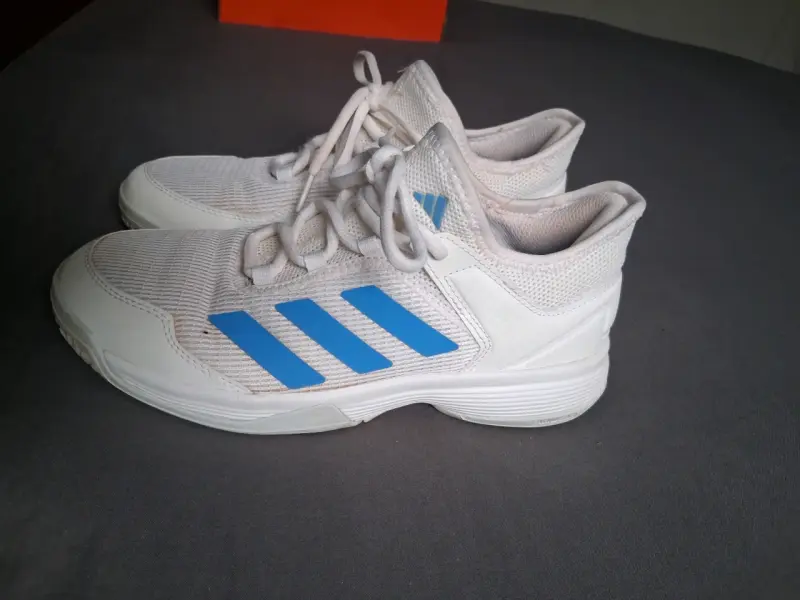 Zapatillas deportivas blancas con azul - 3