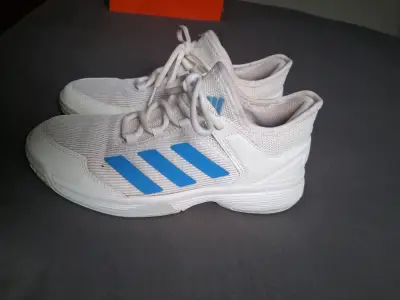 Zapatillas deportivas blancas con azul - miniatura 3