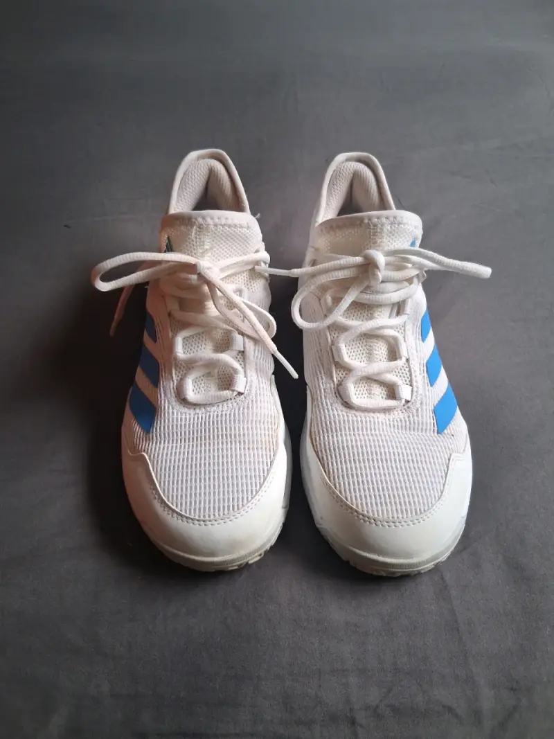 Zapatillas deportivas blancas con azul - 4
