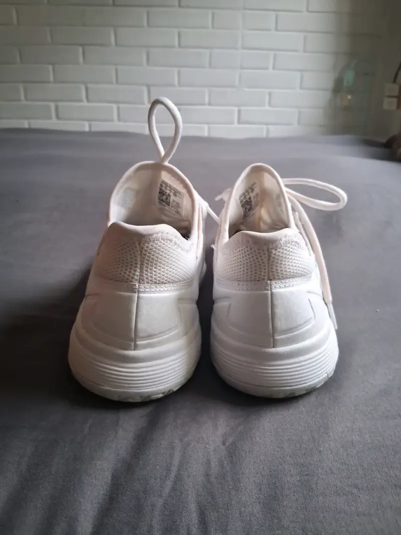 Zapatillas deportivas blancas con azul - 6