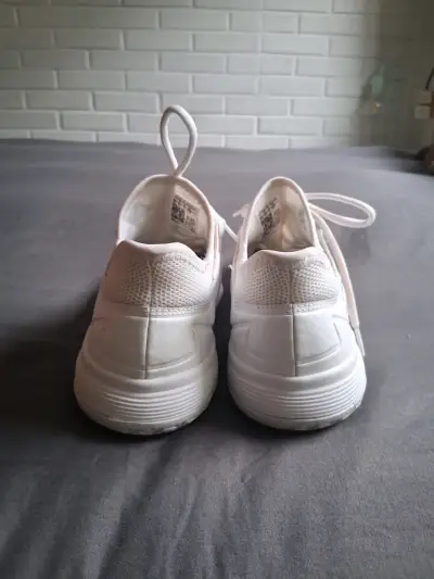 Zapatillas deportivas blancas con azul - miniatura 6