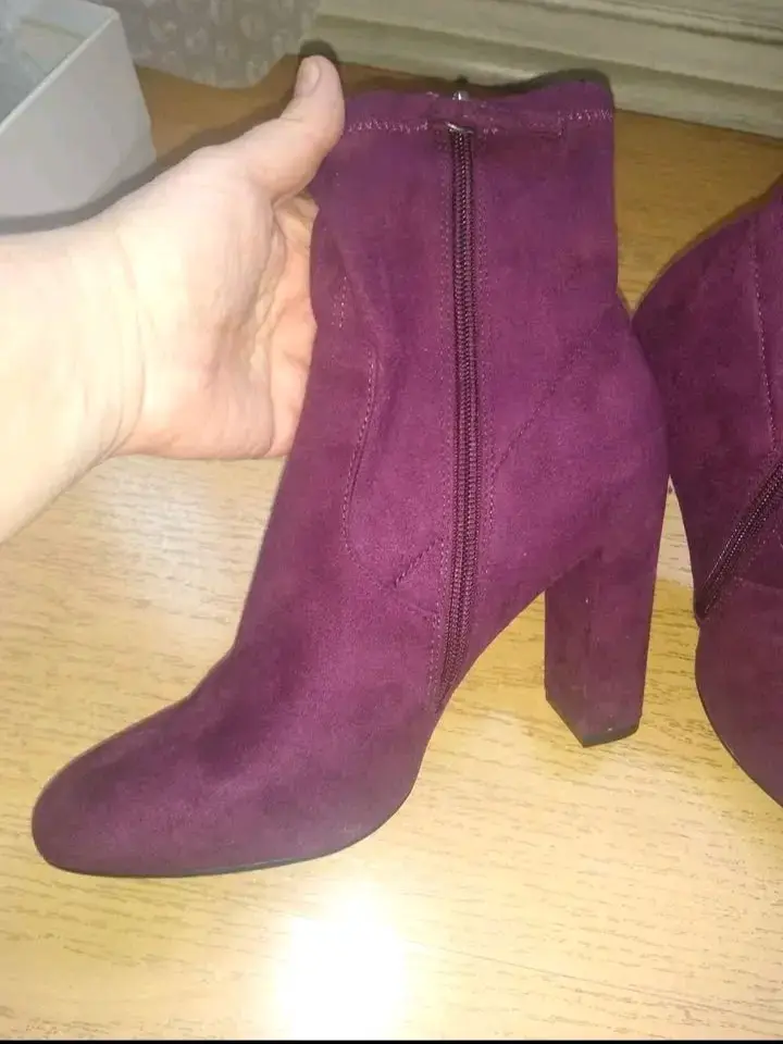 Botines Burdeo de tacón alto marca Steve Madden - 3
