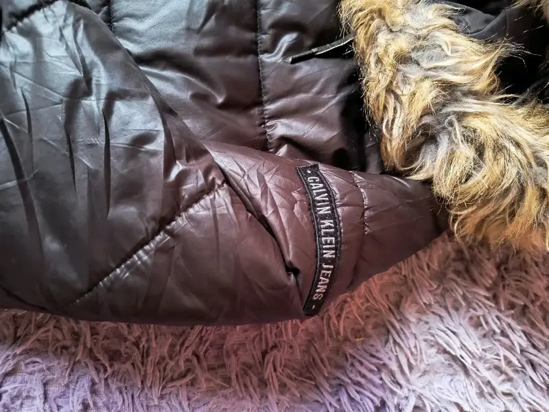 Parka café de mujer marca Calvin Klein - 2