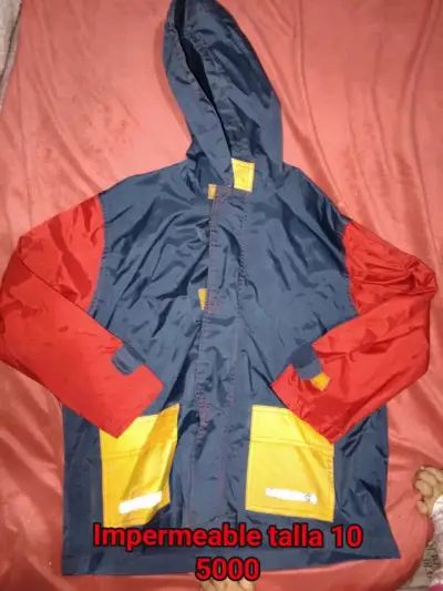 Impermeable azul y rojo talla 10 - miniatura 1