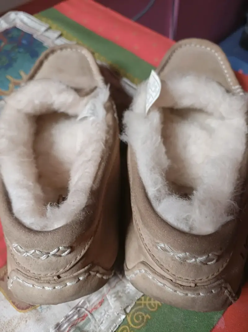 Zapatillas UGG de peluche beige - 2