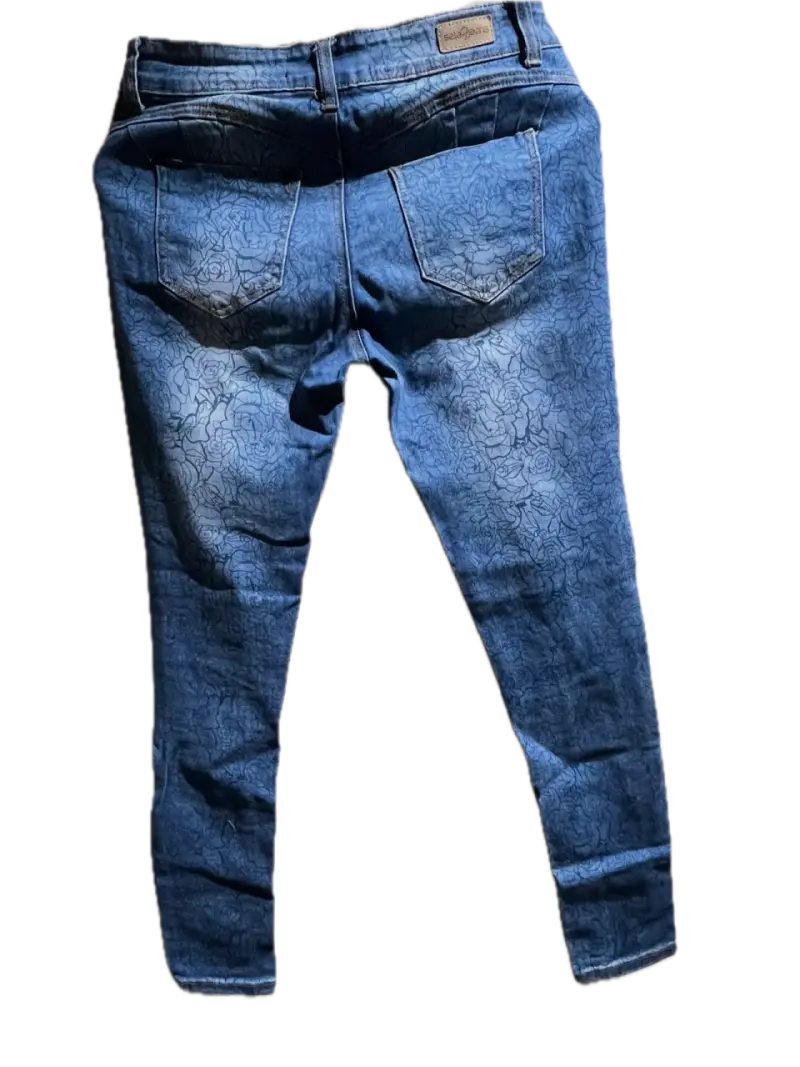 Jeans azul con estampado de flores - 2