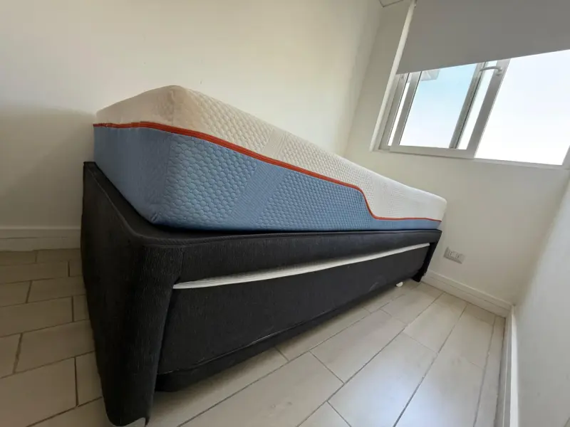 Cama con colchón en buen estado - 2