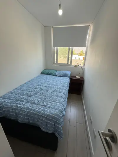 Cama con colchón en buen estado - miniatura 3