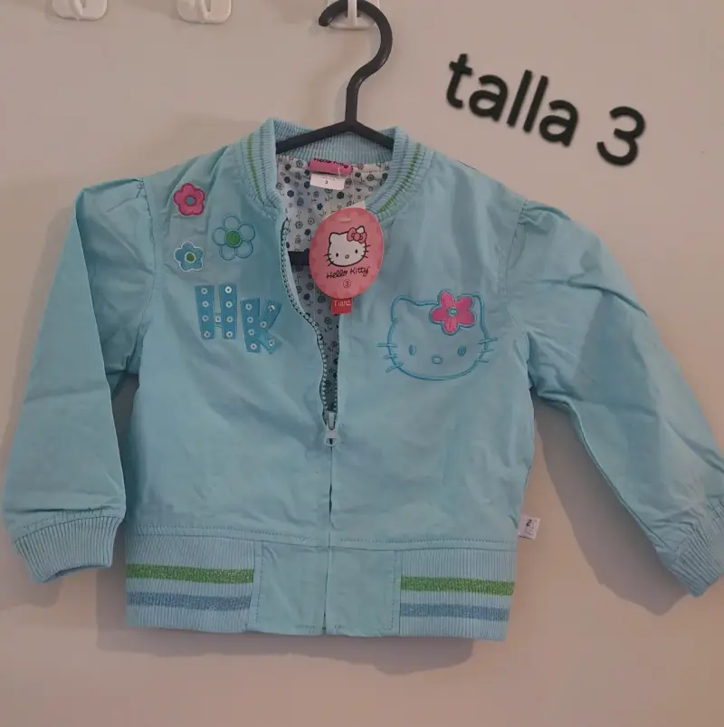 Chaqueta niña Hello Kitty celeste
