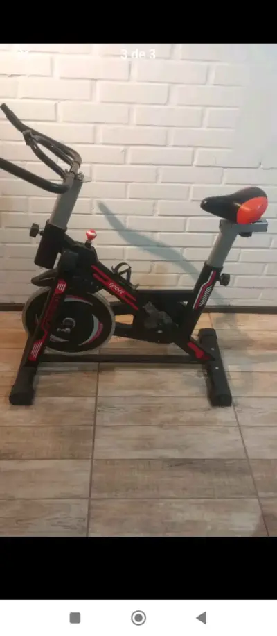 Bicicleta estática de ejercicio en buen estado - miniatura 1
