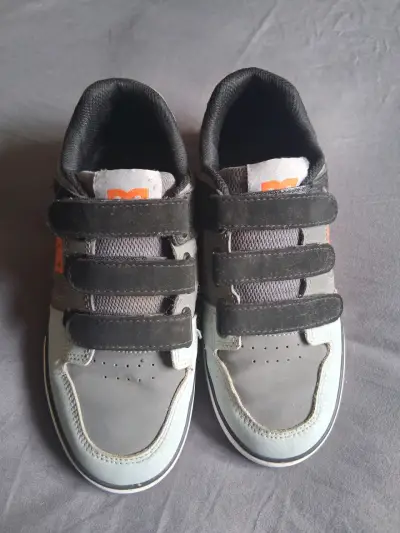 Zapatillas gris con velcro marca dc - miniatura 1