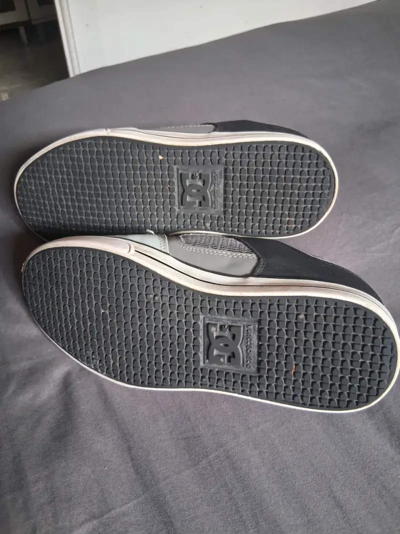 Zapatillas gris con velcro marca dc - 4