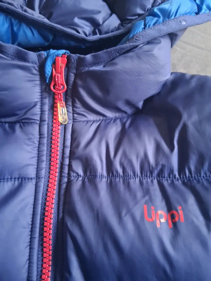 Chaqueta inflable azul con capucha marca lippi - 4
