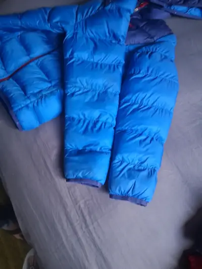 Chaqueta inflable azul con capucha marca lippi - miniatura 5