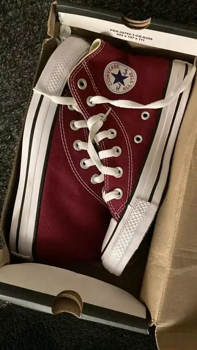 Zapatillas Converse burdeos originales - miniatura 1