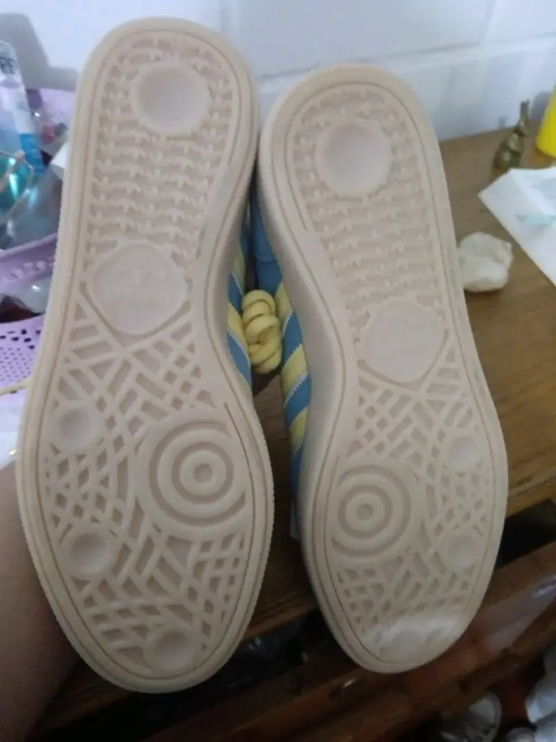 Zapatillas celestes Adidas con caja - 4