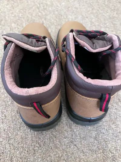 Botin De Seguridad Para Mujer Marca Bata - miniatura 6