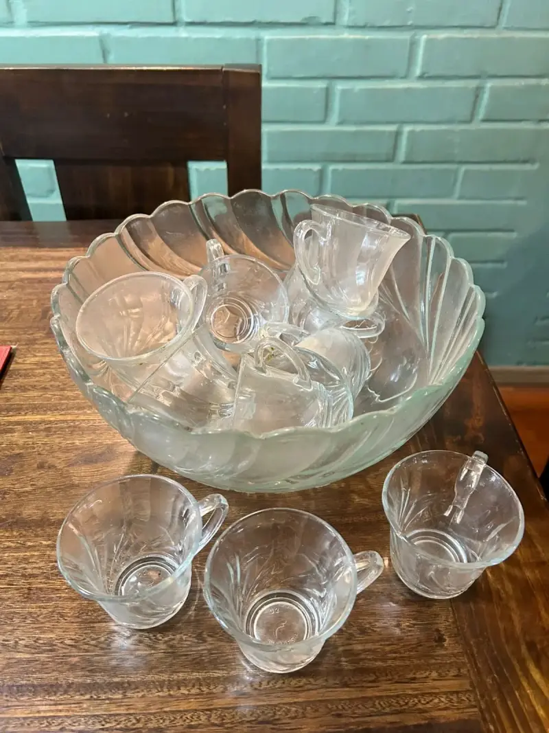 Set de cuencos y tazas de vidrio - 1